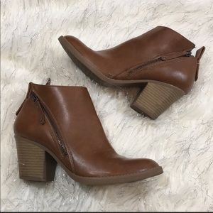 DV Dolce Vita Jameson bootie size 8